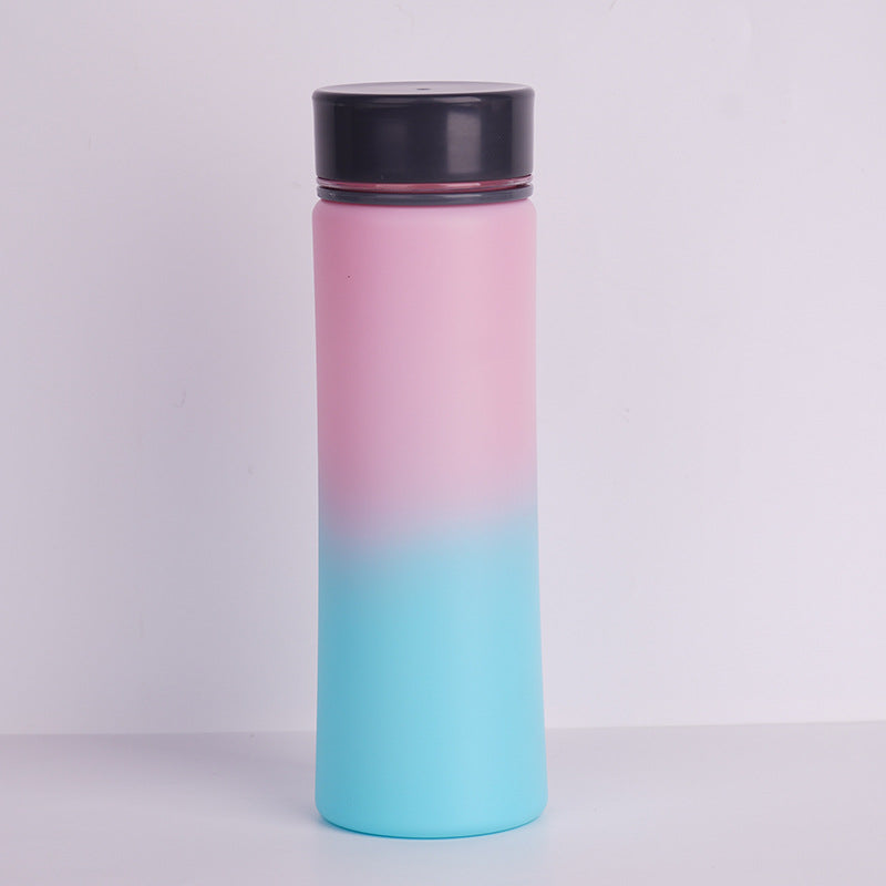 Vaso deportivo portátil de gran capacidad con diseño degradado